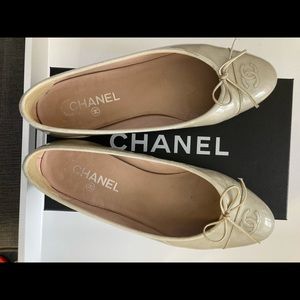 Chanel patent leather ballet flats size 40